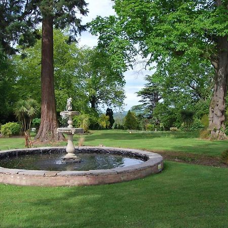 Highfield Hall مولد المظهر الخارجي الصورة