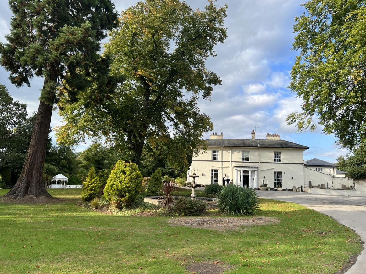 Highfield Hall مولد المظهر الخارجي الصورة