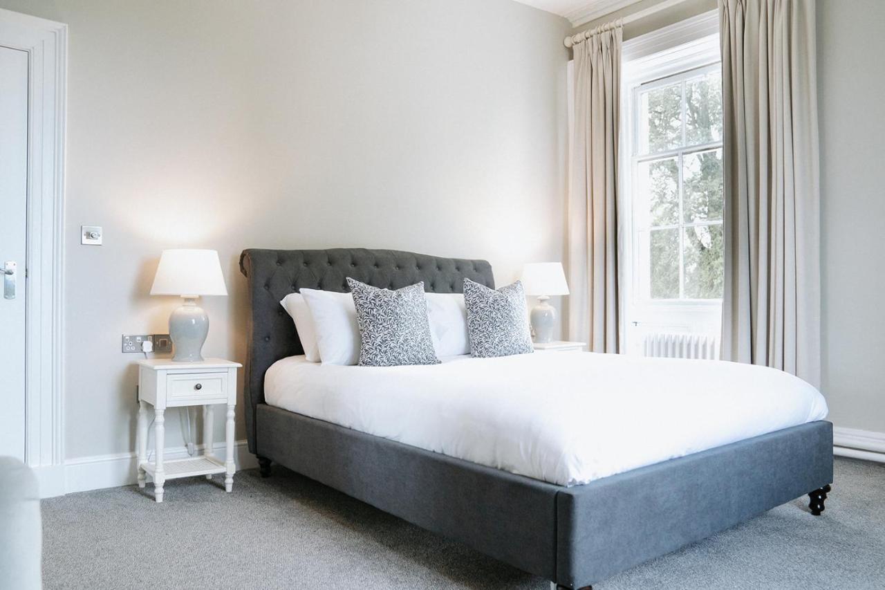 Highfield Hall مولد المظهر الخارجي الصورة
